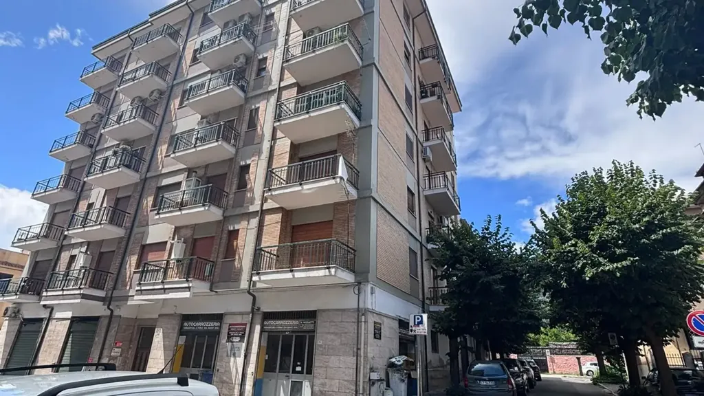 Extérieur - Three-Bedroom Apartment with Balconies in Cosenza