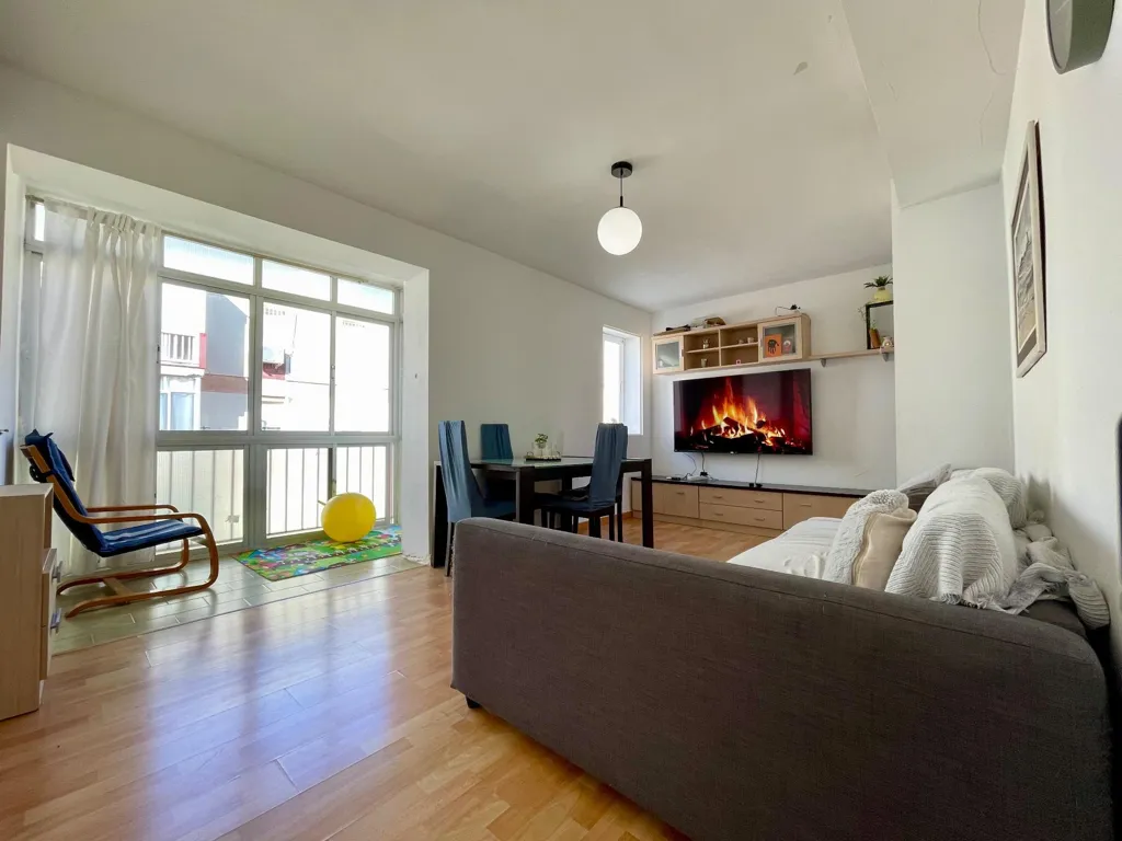Elutuba - Reformed Flat with Balcony in La Ardila