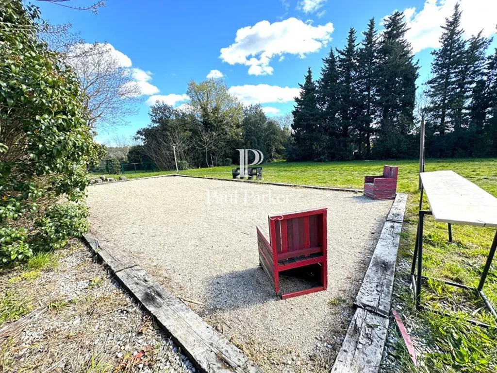 Jardin - Villa Luxueuse avec Piscine à Grans