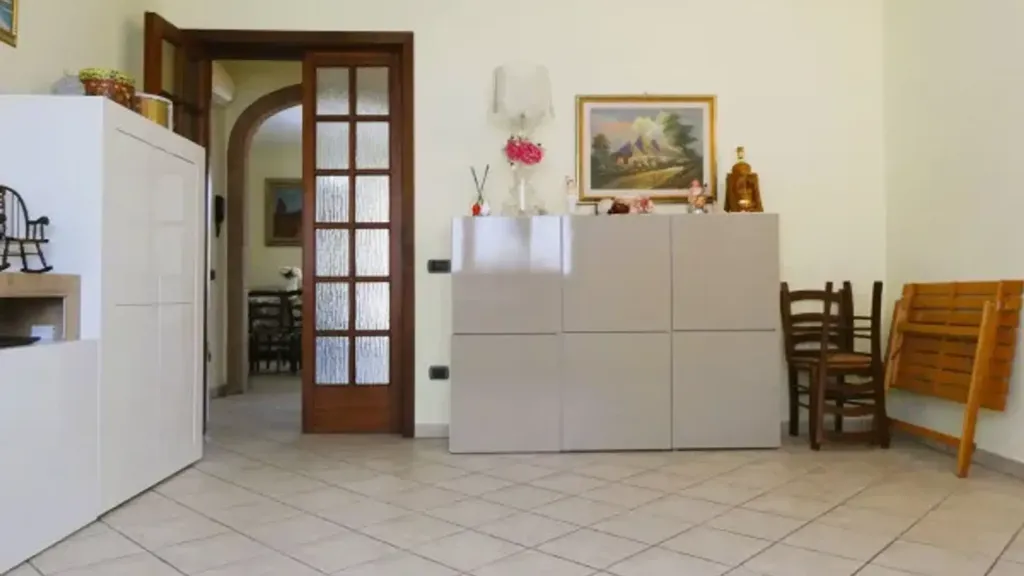 Esik - Rear Balcony Flat in Cerreto Guidi