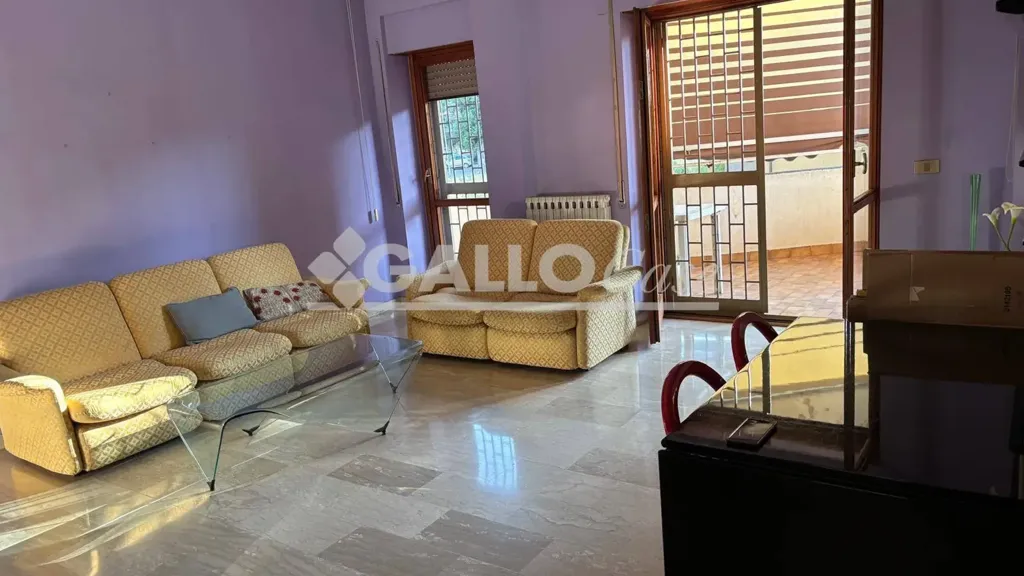 Soggiorno - Bright Apartment with Balconies in Cosenza