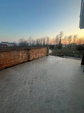 Terrasse - Trilocale with Terrace in Govone