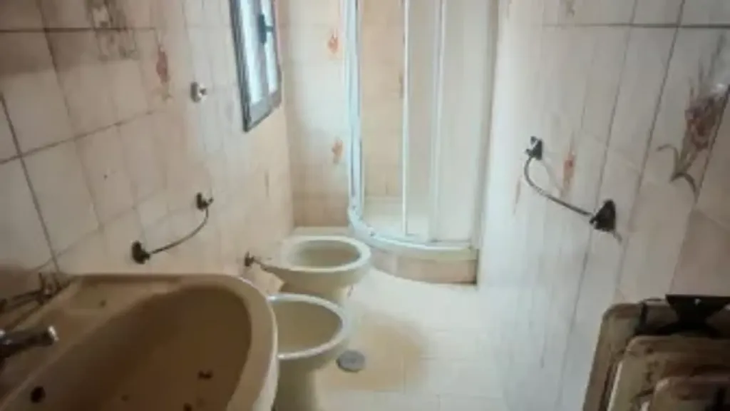 Salles de bain - Apartment with Balcony in Historic Triggio, Benevento