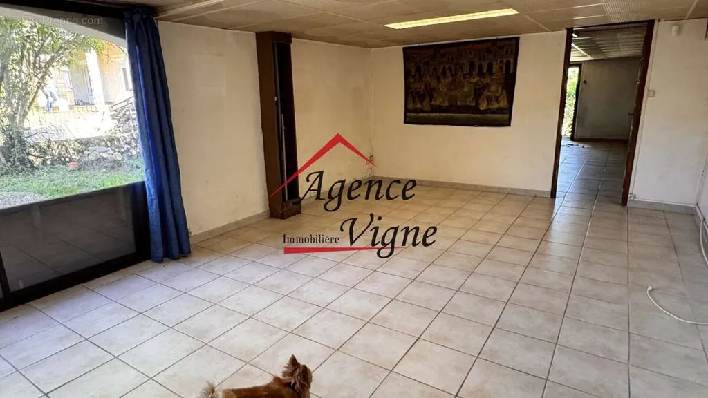 Séjour - Villa Indépendante avec Piscine près du Centre-Ville