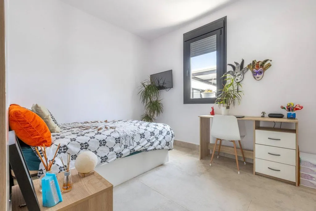 Bedrooms - Detached House with Pool in Guadacorte, Andalusia