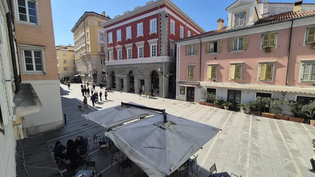 Historic Bilocale with Piazza View in Trieste