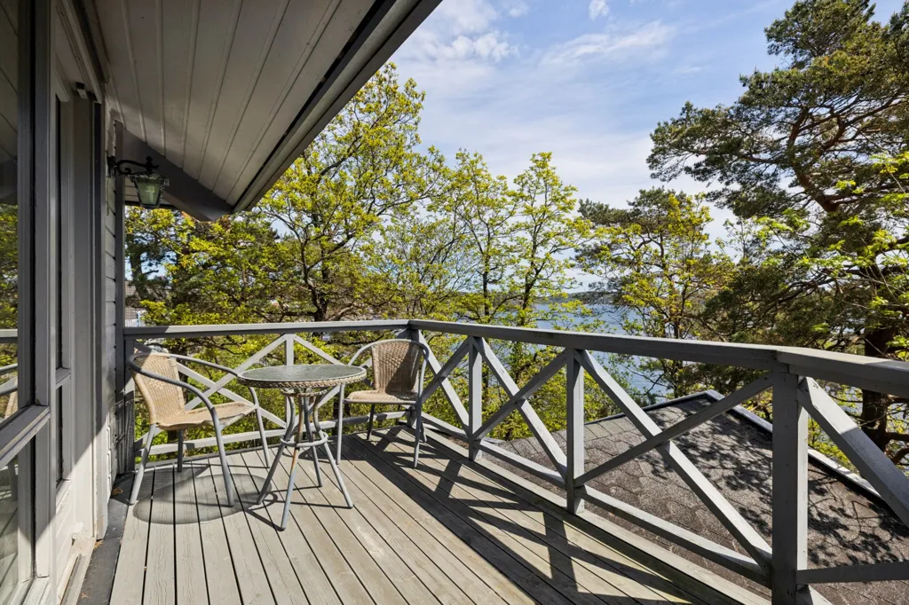 Terrasse - Architectural Detached House with Private Pier in Groos