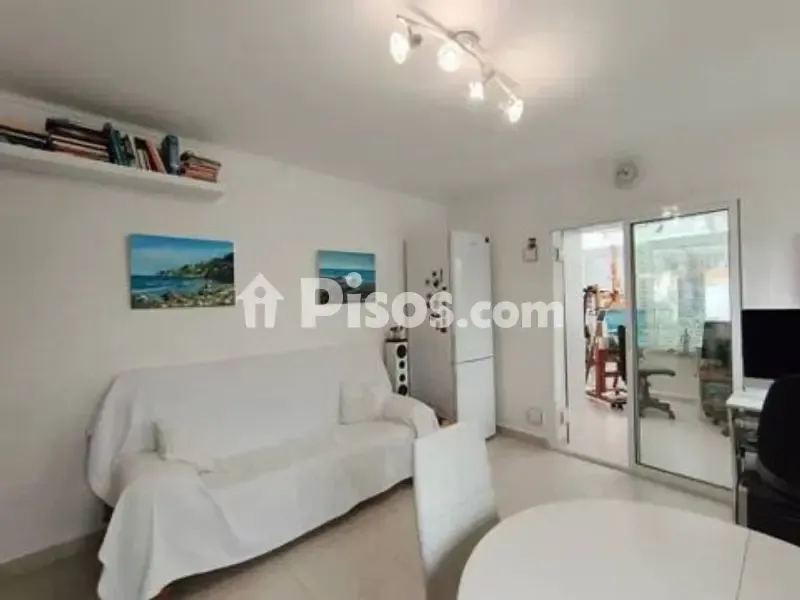 Soggiorno - Corner Flat with Garden View in Barranco Parra