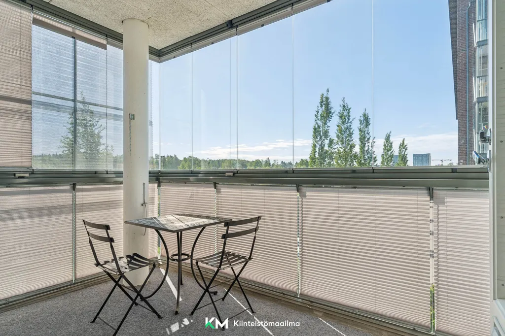 Rõdu - Bright Apartment with Balcony in Espoo Centre
