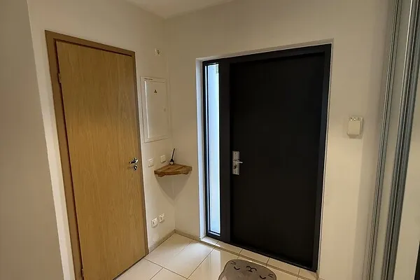 hallway_entrance