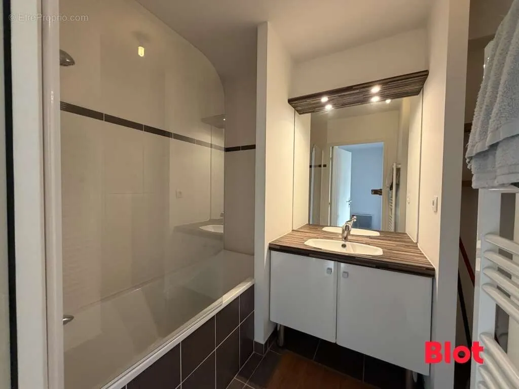 Salles de bain - Appartement 4 Pièces avec Terrasse au Mail à Rennes