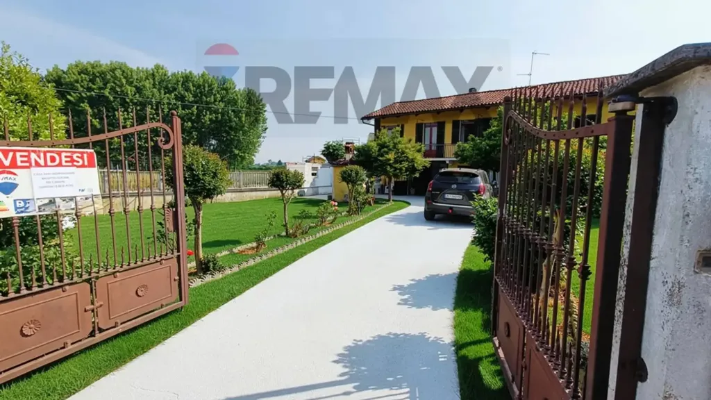 Aed - Semi-detached House with Garden in Virle Piemonte