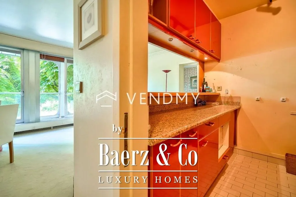 Kitchen - Luxury Flat with Garden View in Paris