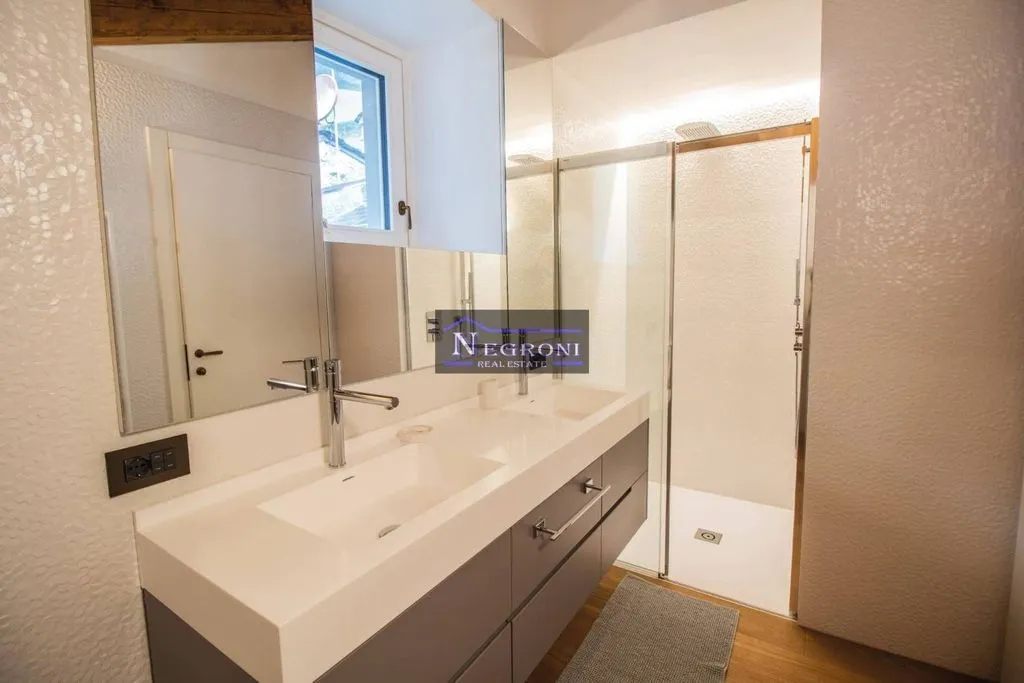 Vannitoad - Luxury Apartment with Medieval View in Gromo