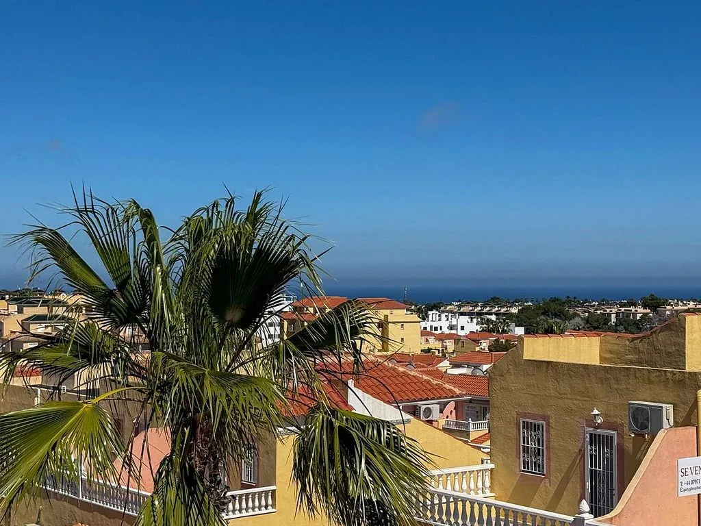 Balcone - Semi-Detached House with Pool in Bosque de las Lomas