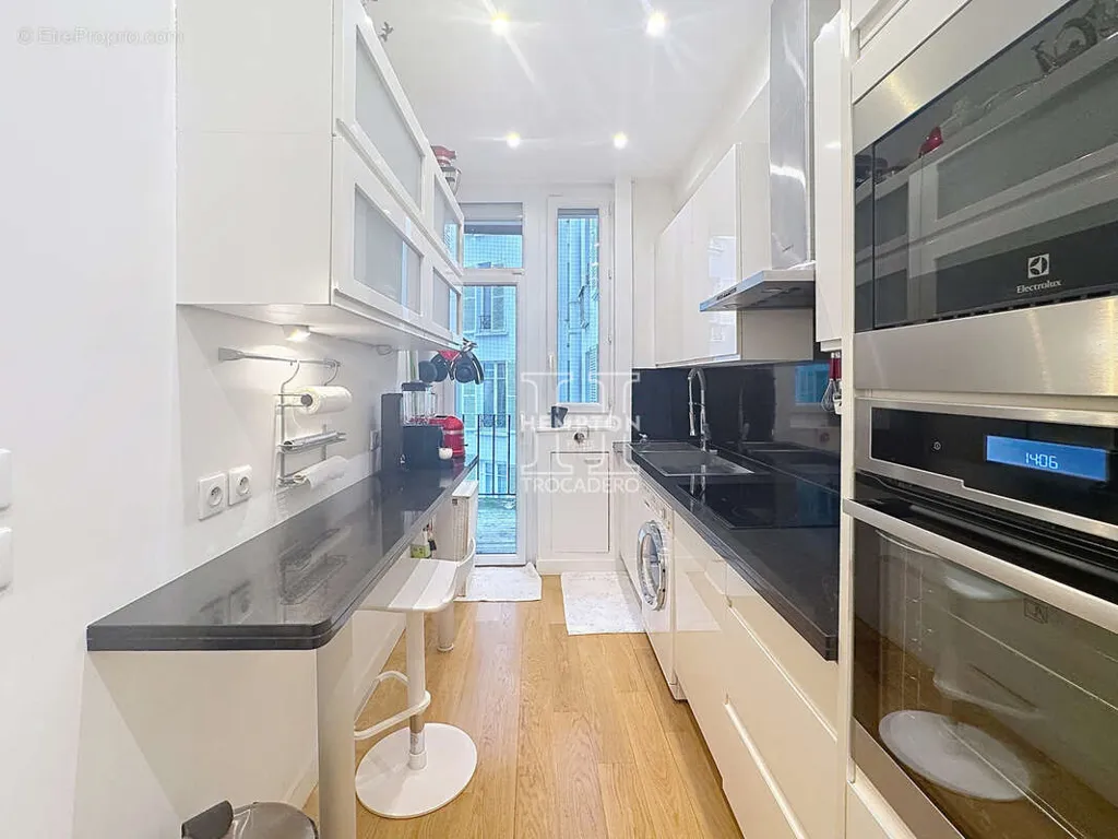 Kitchen - 4-Piece Apartment with Balcony in Passy