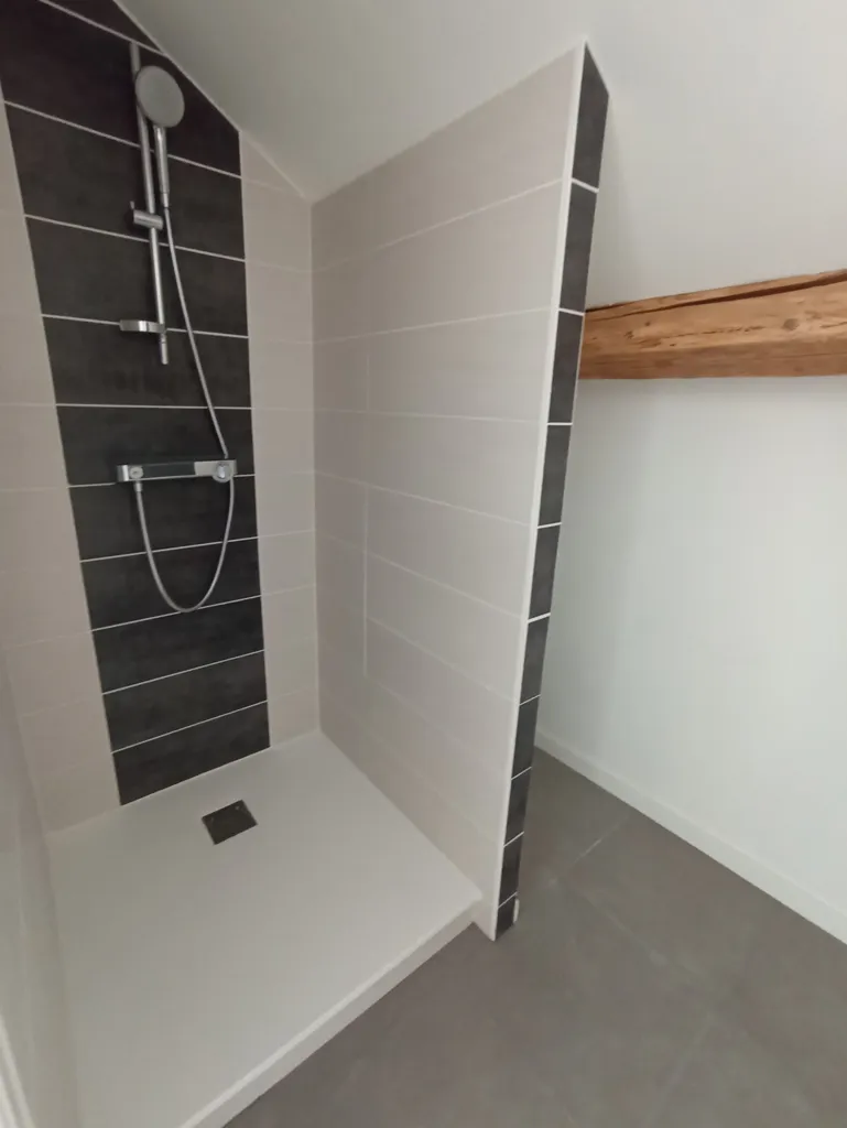 Salles de bain - Appartement Neuf avec Climatisation à La Balme-les-Grottes