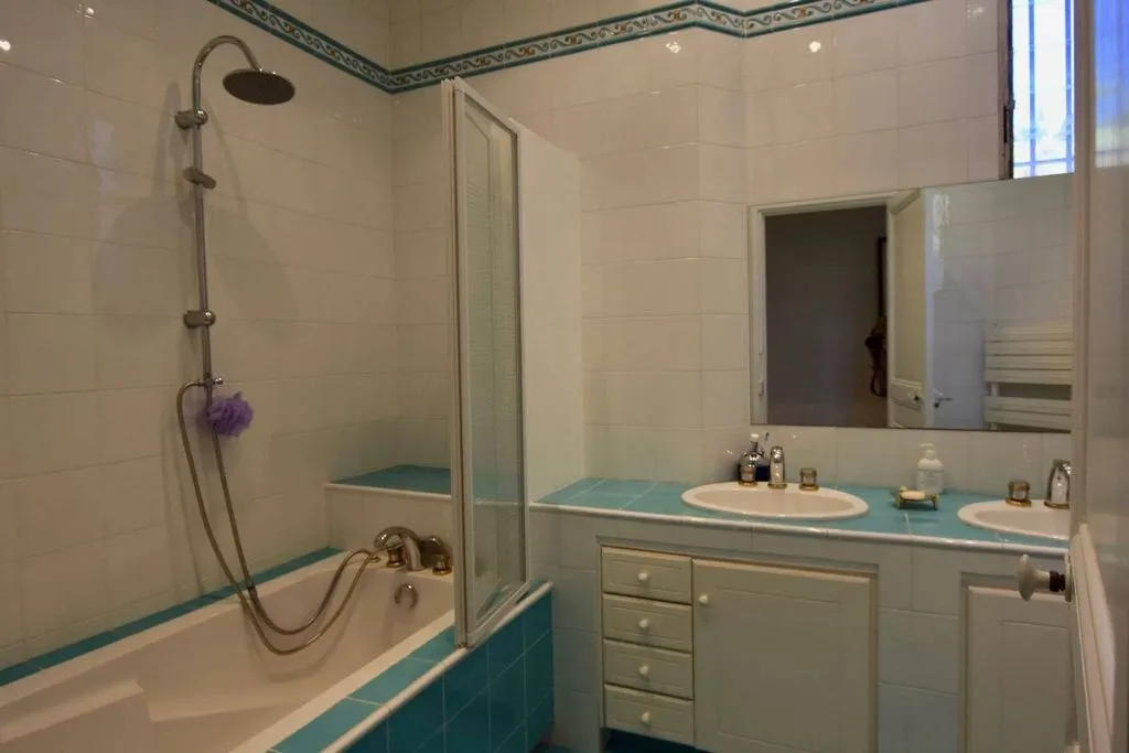 Vannitoad - Luxury Villa with Pool in Antibes