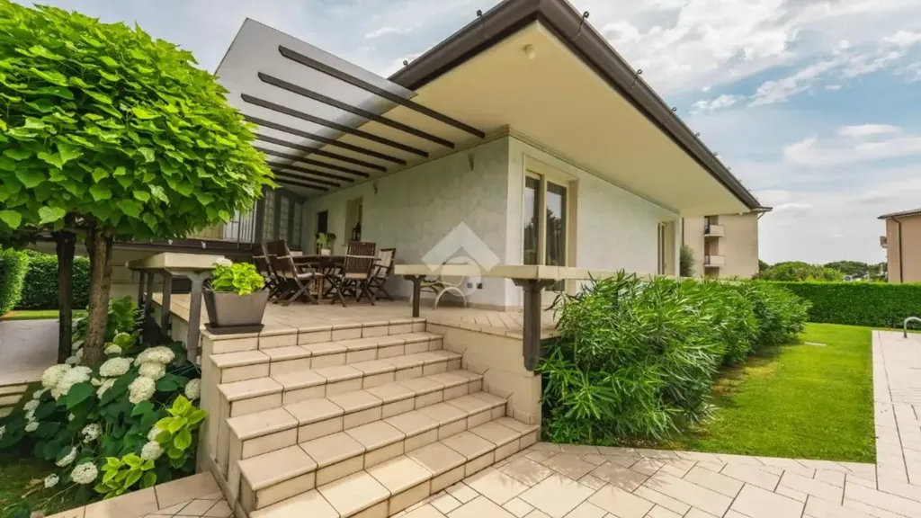 Terrass - Villa with Pool near Lake Garda