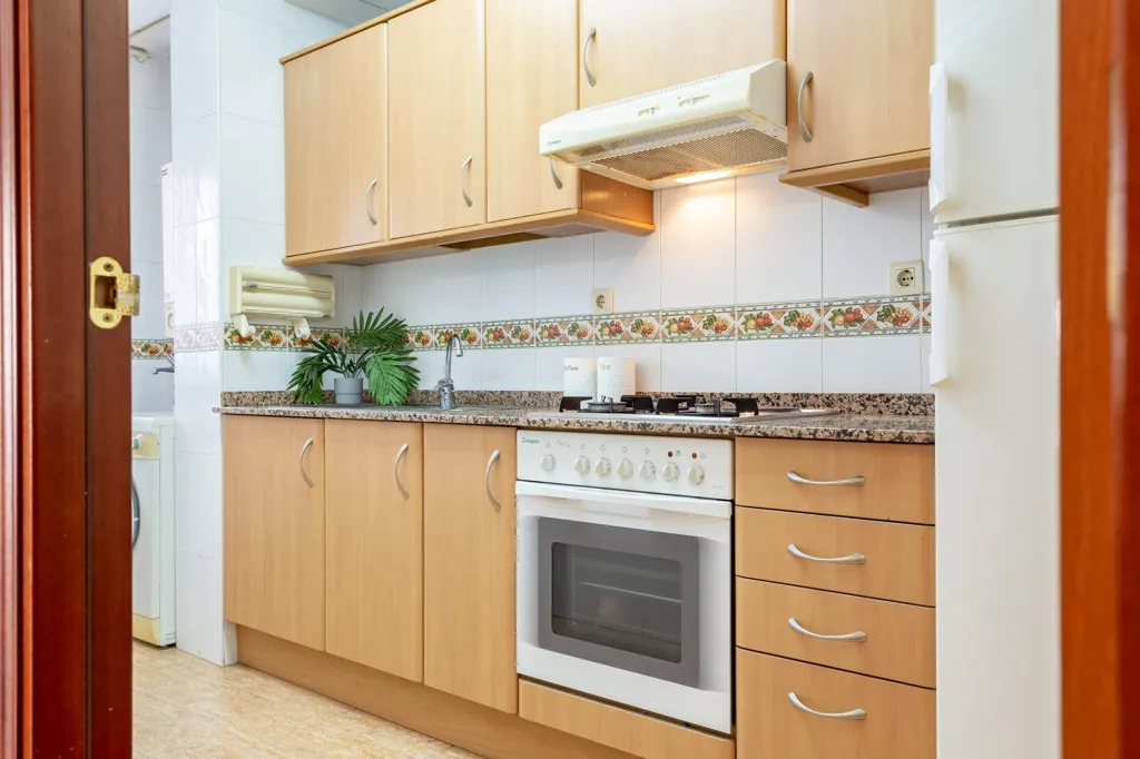 Cucina - Flat with Balcony in Central Reus