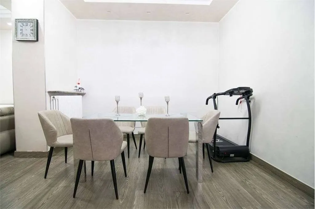 Dining Room - Luxury Villa with Private Garden in Boltiere