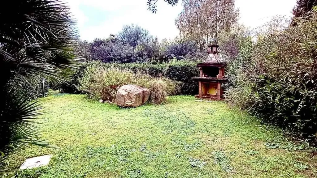 Garden - Rustic Apartment with Private Garden in Pula