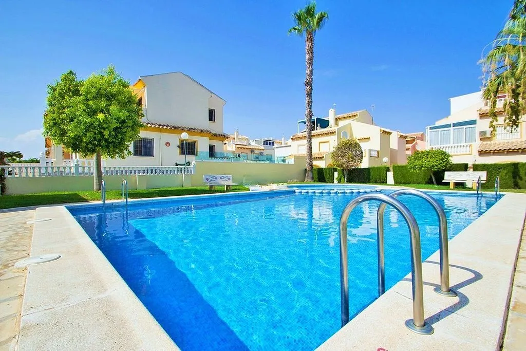 Bassein - Terraced House with Pool in Perla del Mar II