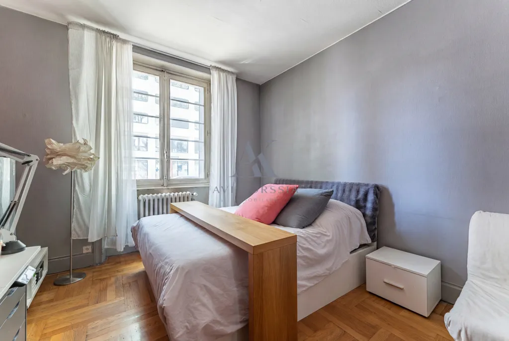 Chambres - Appartement avec parquet ancien et vue parc à Lyon
