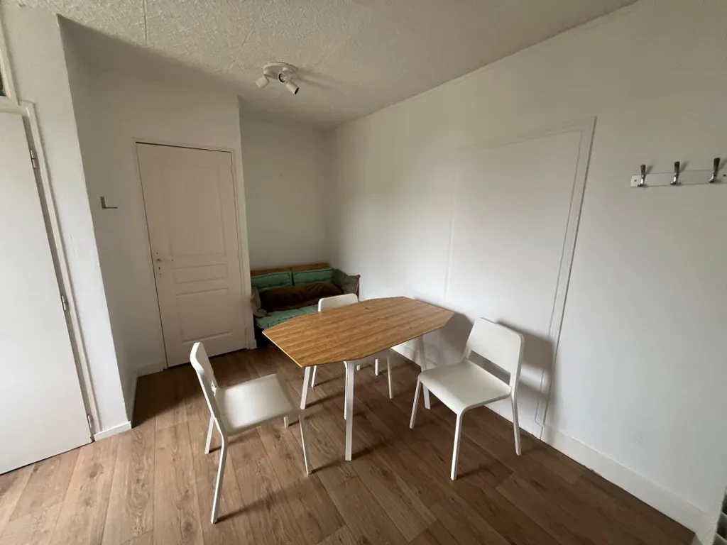 Salle à manger - Appartement Meublé Lumineux à Dijon