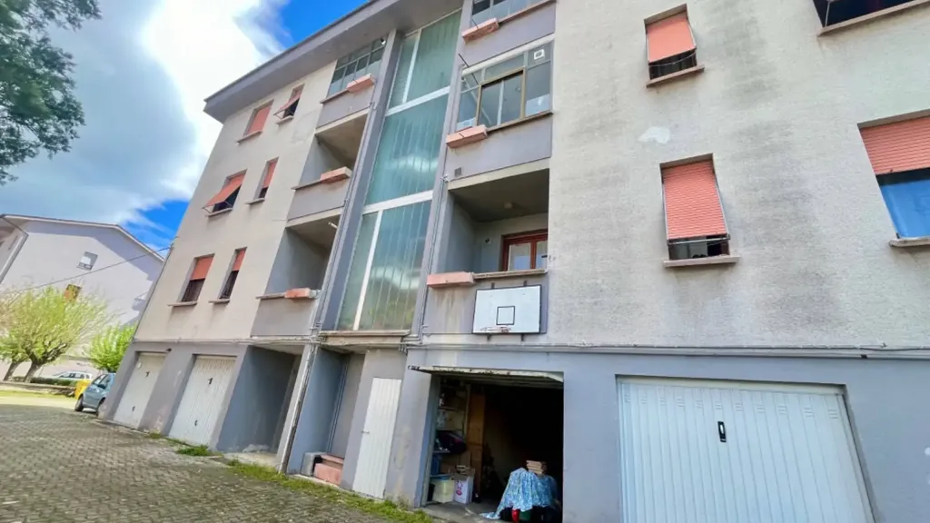 Välivaade - Spacious Apartment with Balcony in Fabriano