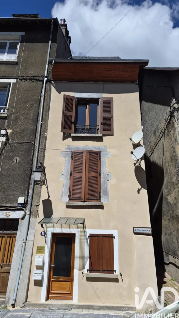 Välivaade - Renovated Triplex in La Mure