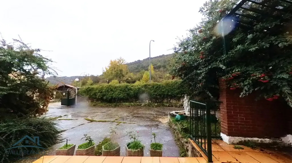 Aed - House with Fruit Garden in Valle de Valdelucio