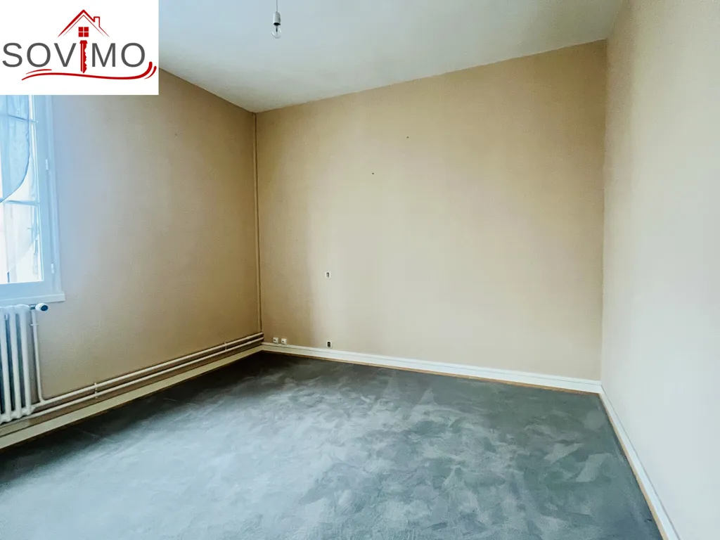 Pièces - Appartement T3 avec Jardin Commun à Roumazières
