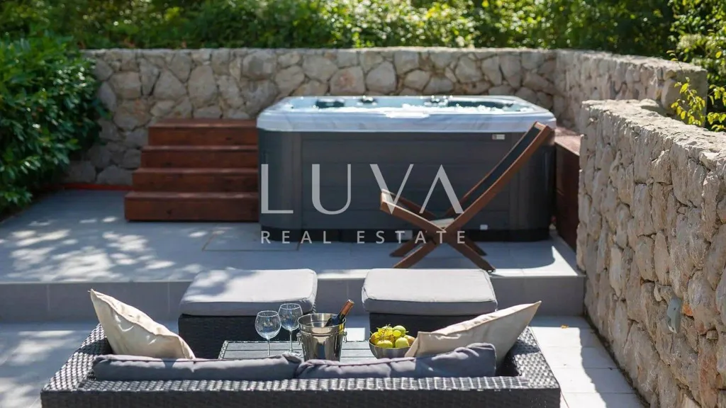 Terrasse - Luxury Villa with Pool in Krk, Kvarner