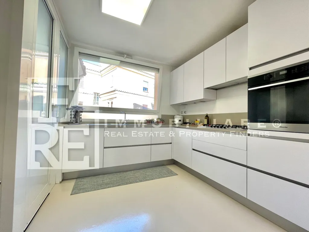 Köök - Renovated Apartment with Private Courtyard in Parioli