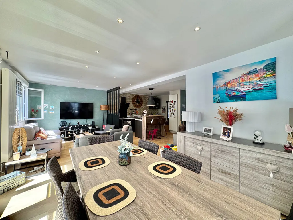Sala da pranzo - House with Indoor Pool in Lorient Centre