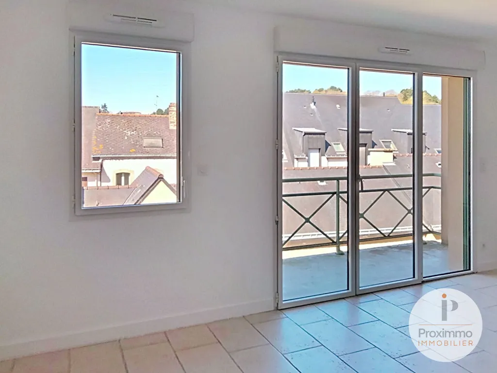 Stanze - 3-Bed Apartment with Balcony in Secure Residence