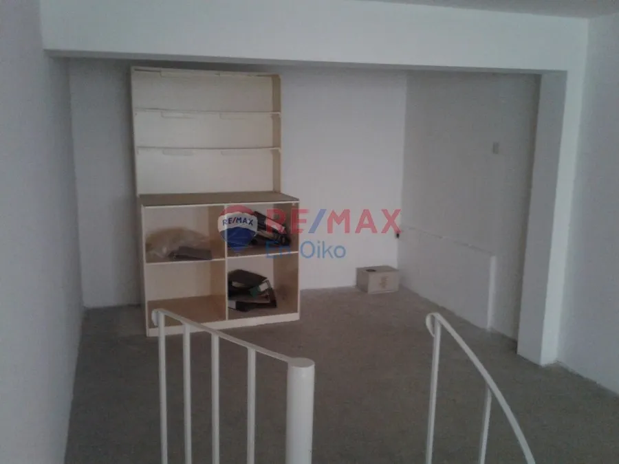 Stanze - Office Space with Marble Floors in Marousi