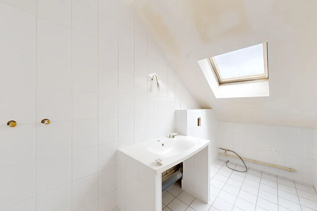 Salles de bain - Duplex Familial avec Garage à Strasbourg