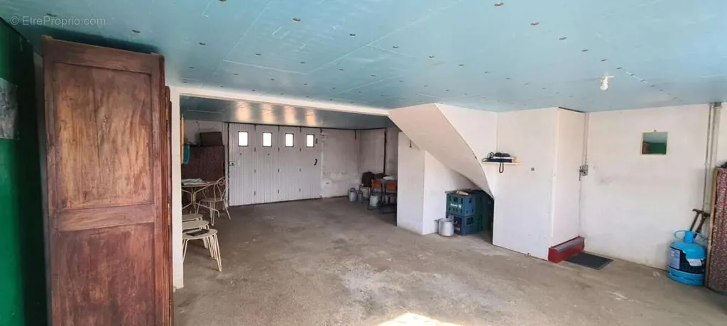 Garage - Nantaise House with Garden in Mouzillon