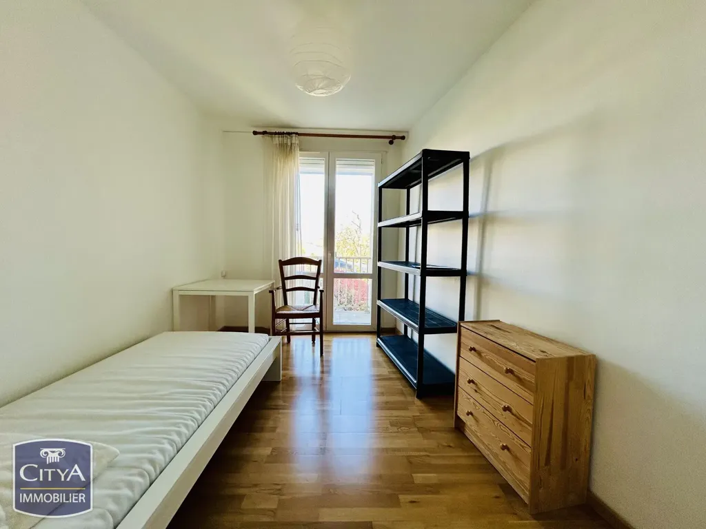 Magamistoad - Colocation Flat with Balconies in Châteauroux