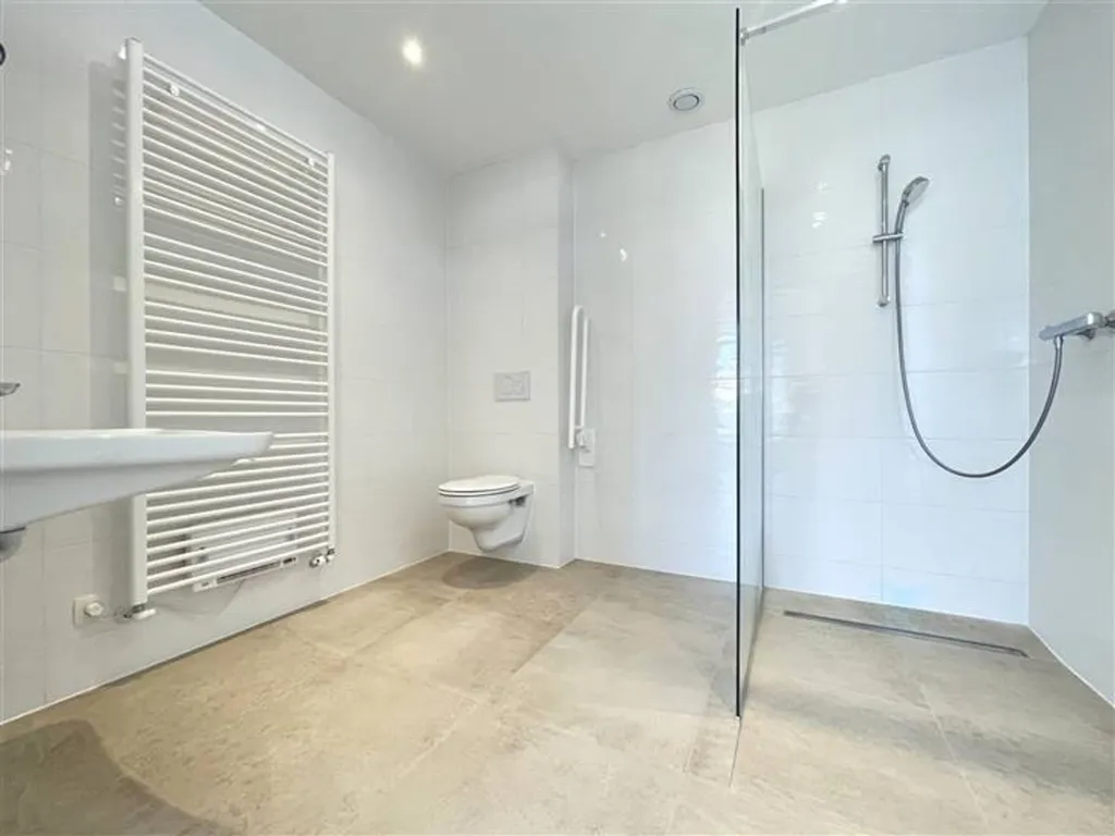 Salles de bain - Villa Basse Énergie avec Jardin à Limal
