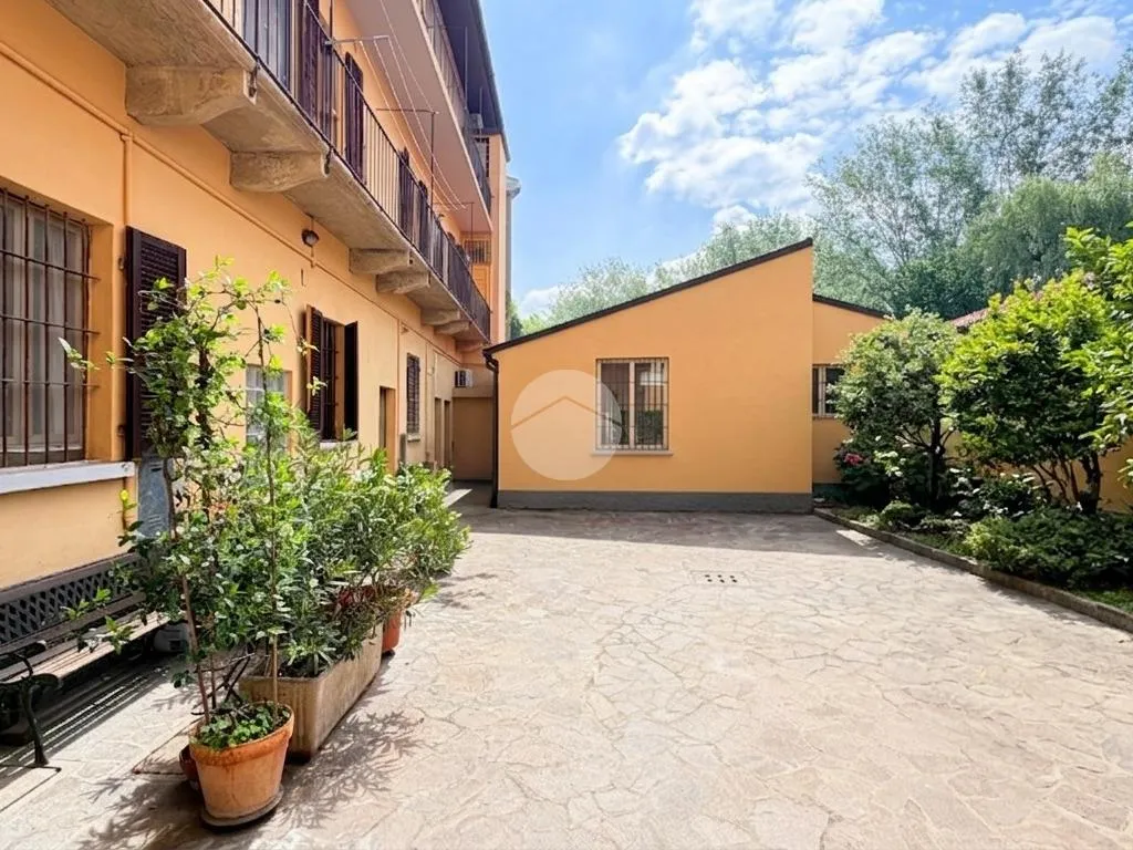 Aed - 2-Bedroom Flat with Balcony in Cermenate, Milan
