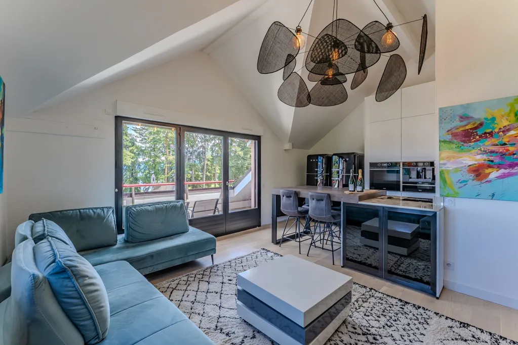 Elutuba - Luxury Lakefront Apartment in Publier