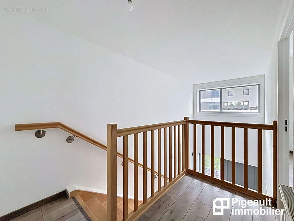 Rooms - Contemporary Maison with Patio in Rennes