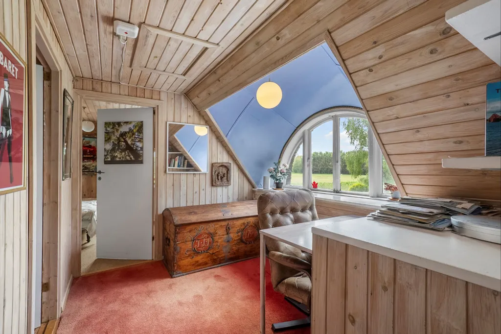 Bureau - Historic Villa with Garden in Bogense