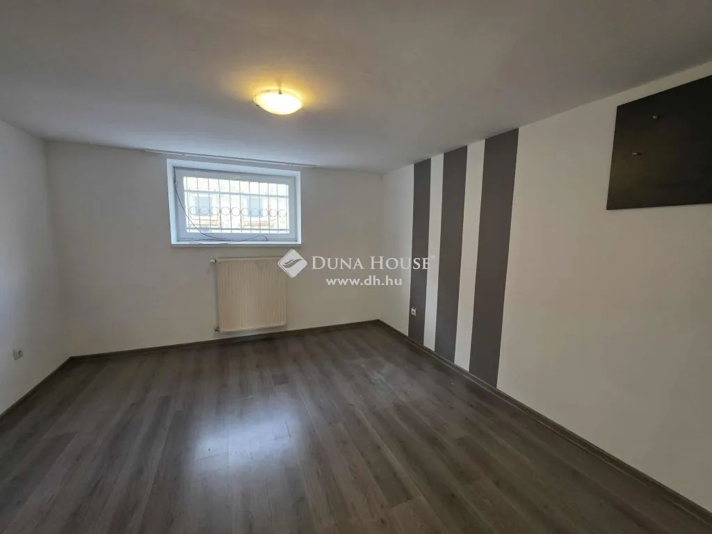 Stanze - 4-Bedroom Apartment with Garden in Pécs