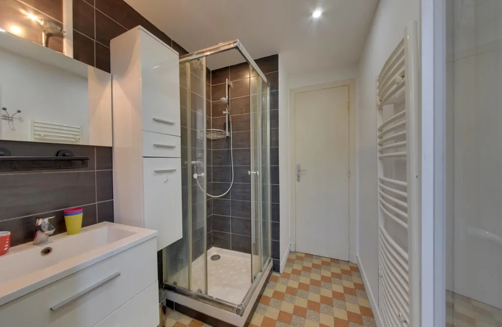 Salles de bain - Appartement 4 Pièces avec Balcon à Grenoble
