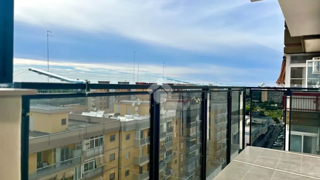 Balcon - Top-Floor Apartment with Balcony in Loseto