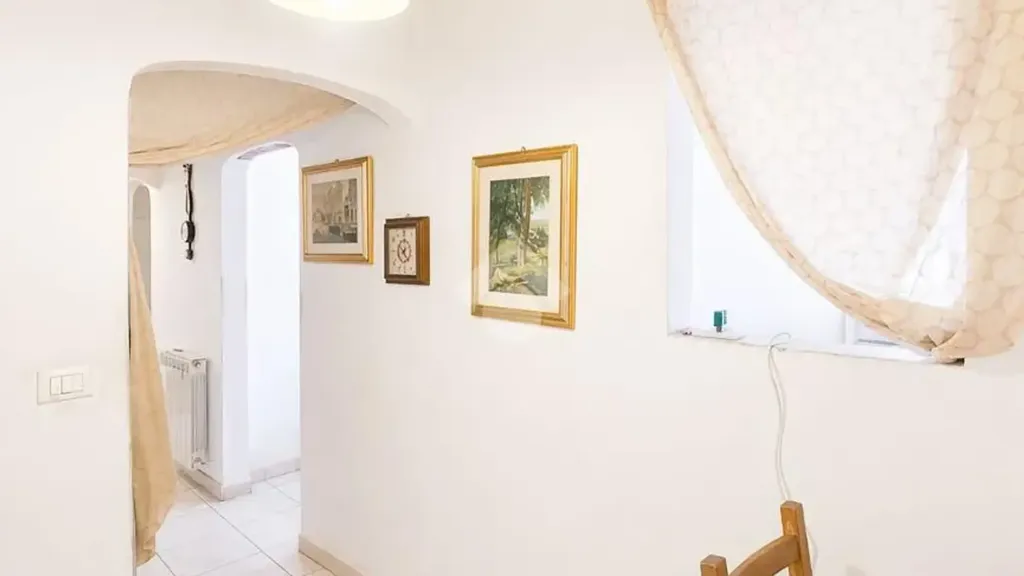 hallway_entrance